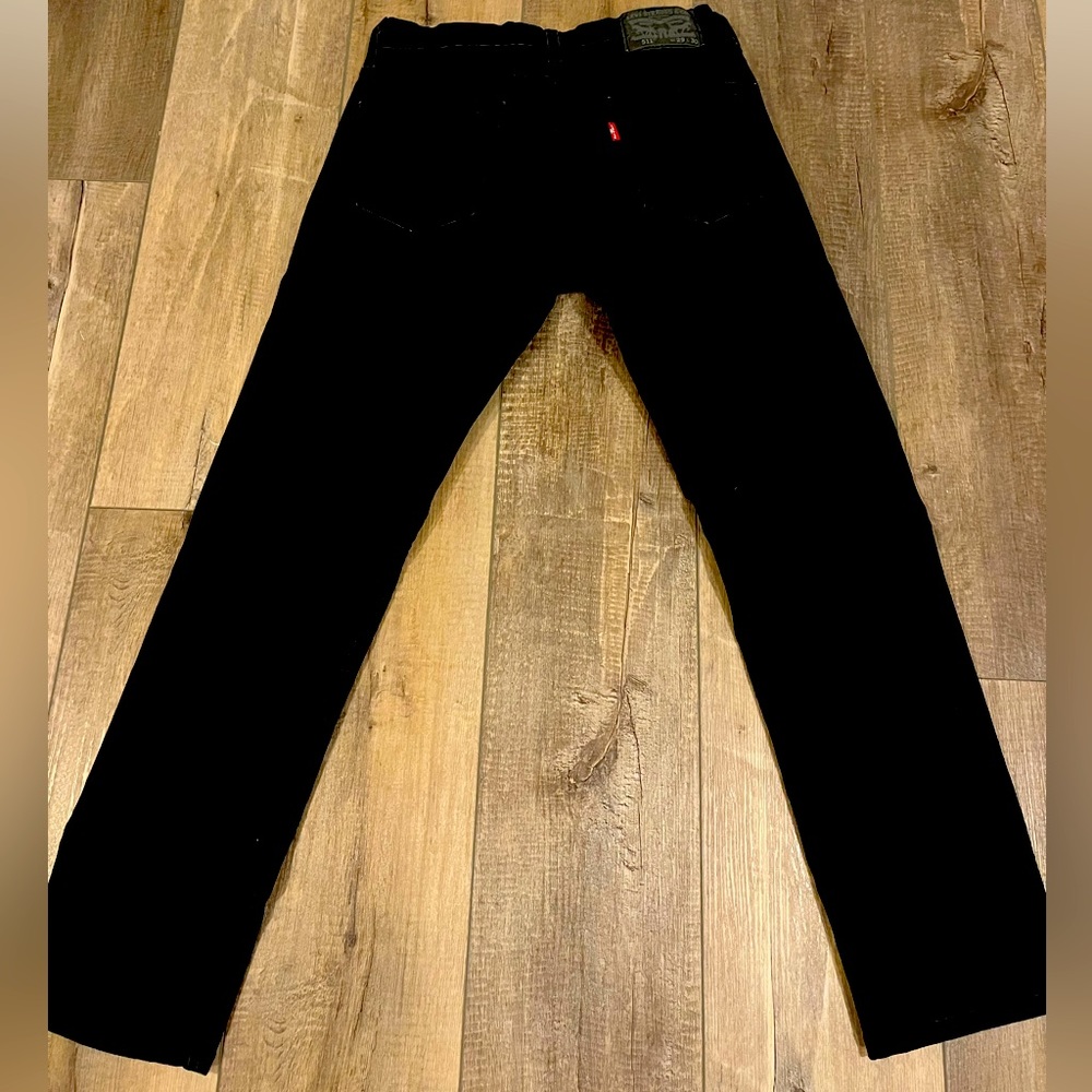 Levi’s 511 jeans solid black. Great condition